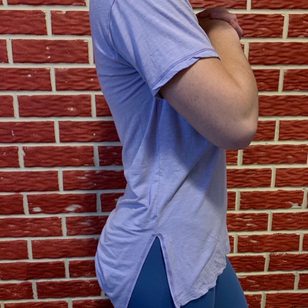 AMERICAN EAGLE LAVENDER TOP